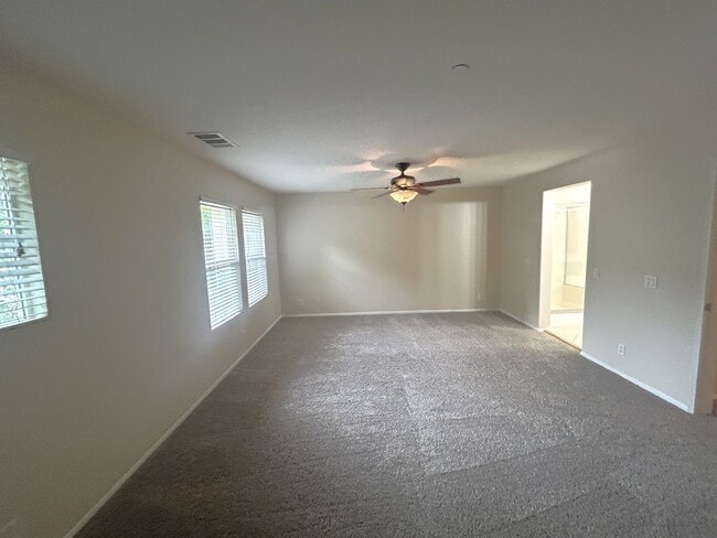 Building Photo - Isidora Lane  Eastvale, Ca (3 bed, 2.5 bath)