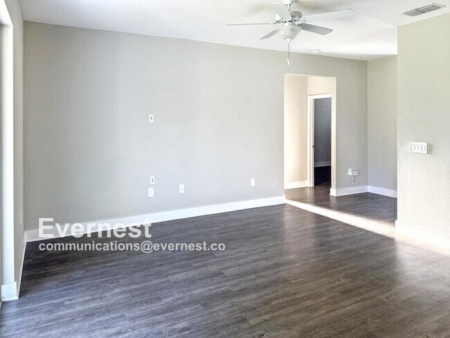 Building Photo - 4336 Las Almanos Ave