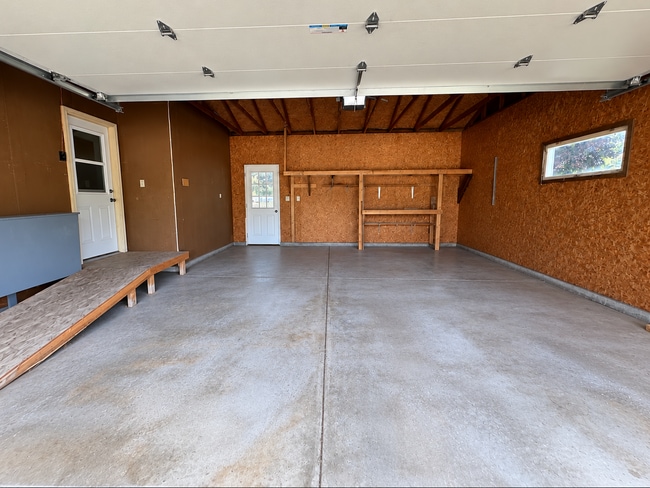 Building Photo - 3 Bedroom, 2.5 Bathroom Home with Fenced Yard & 2 Car Garage