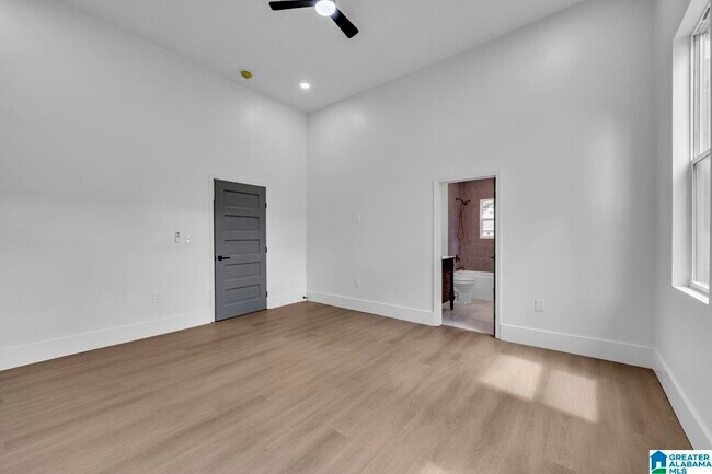Building Photo - 5009 2nd Ave N
