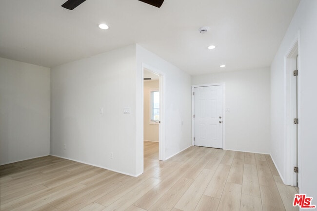Building Photo - 14730 Firmona Ave