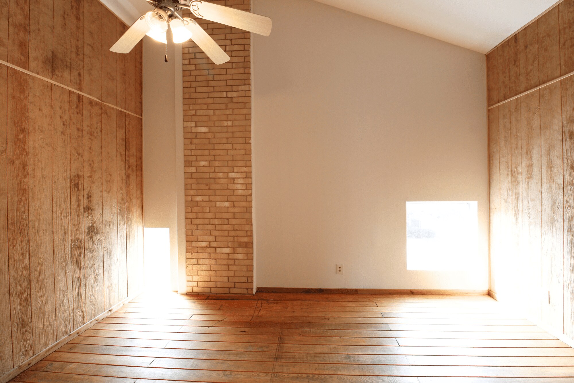 Building Photo - 2445 Monarch Dr