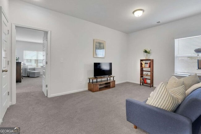 Building Photo - 803 Dundee Wy