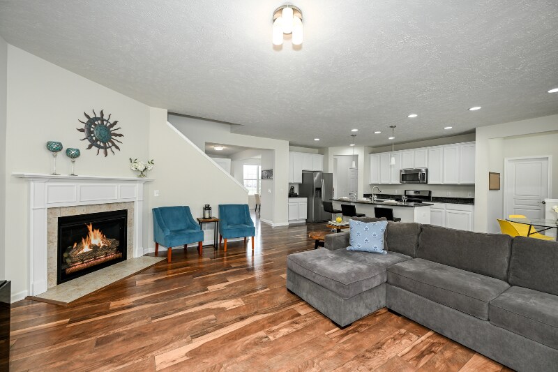 Building Photo - 4816 Lake View Dr