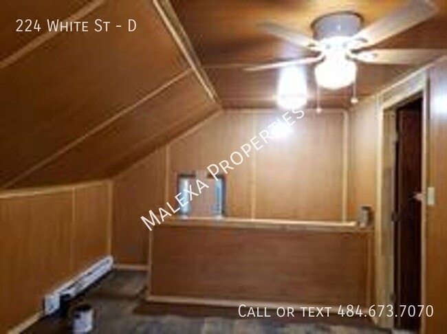 Building Photo - 224 White St
