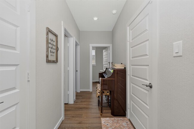 Building Photo - 3522 Gore Creek Dr
