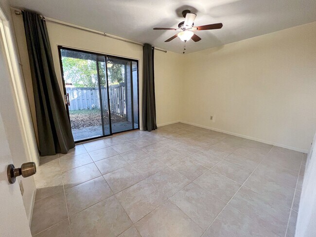 Building Photo - 2BR/1BA Flat in Marchwood - Available Nove...