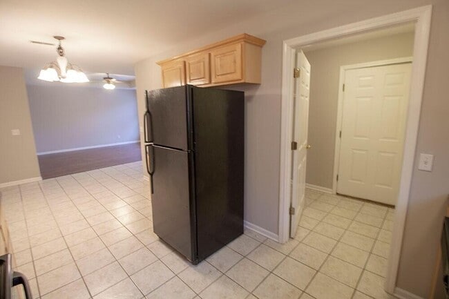 Building Photo - 1910 Harmony St