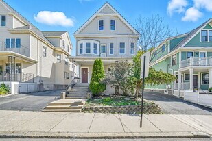 Building Photo - 9 Curtis St