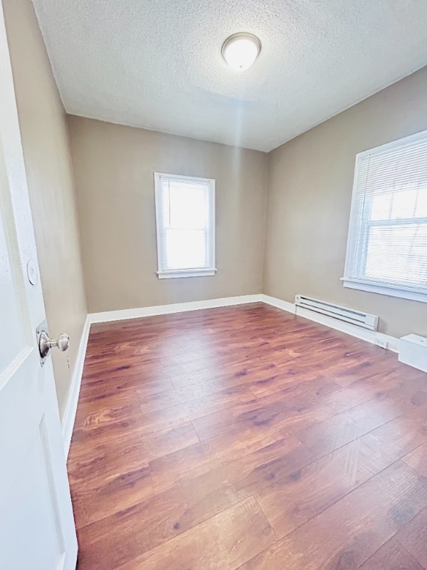 Building Photo - 1917 N Newton Ave