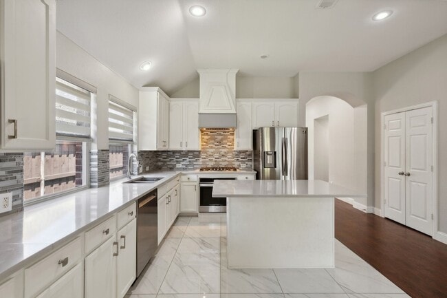 Building Photo - 8002 Wilmington Dr