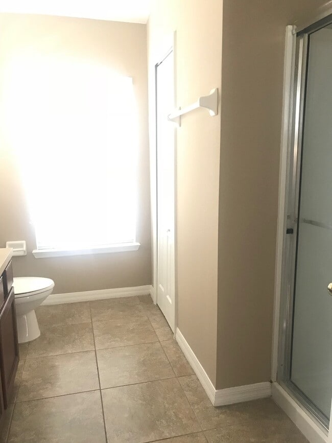 Building Photo - MOVE IN SPECIAL- Beautiful 3/2.5 Harmony Condo.