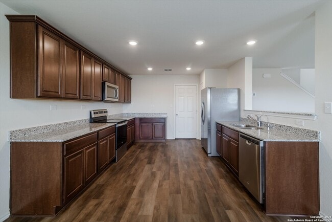 Building Photo - 414 Retama Pass