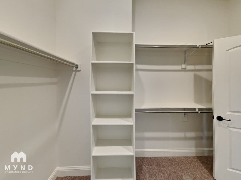 Building Photo - 544 Bradley Dr