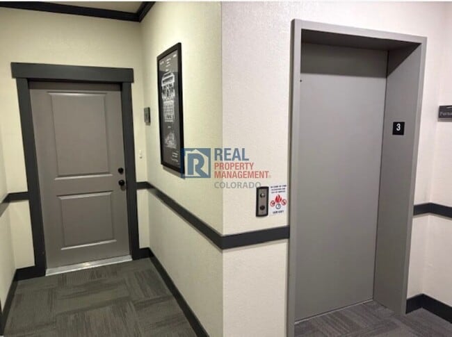 Building Photo - 2241 Limon Dr