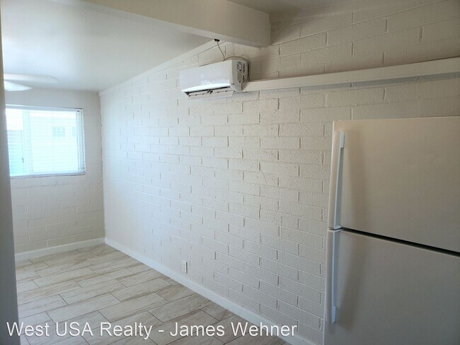 Building Photo - 210 E Jones Ave