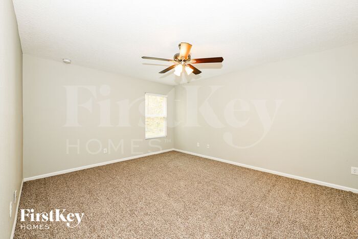 Building Photo - 403 W New England Dr