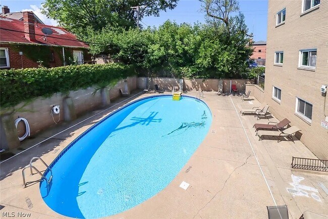 Pool - 14567 Madison Ave