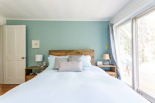 Building Photo - Woodstock/Hunter romantic getaway in nature on 3.5 acres