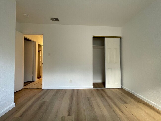 Building Photo - 2858 Gavilan Dr