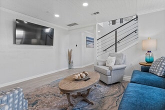 Building Photo - 139 Brady Dr