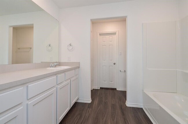 Building Photo - 5434 Logan Dale Dr
