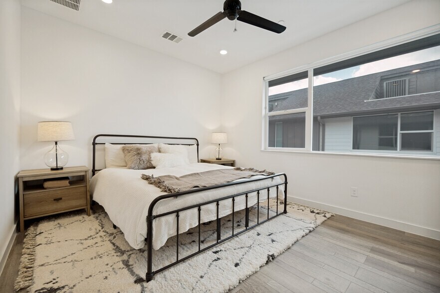 Master Bedroom - 5018 Bryan St