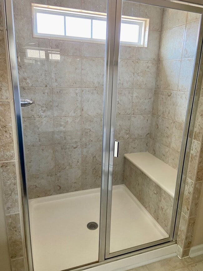 Building Photo - 4BD/3.5BA Gorgeous End Unit Townhouse with...