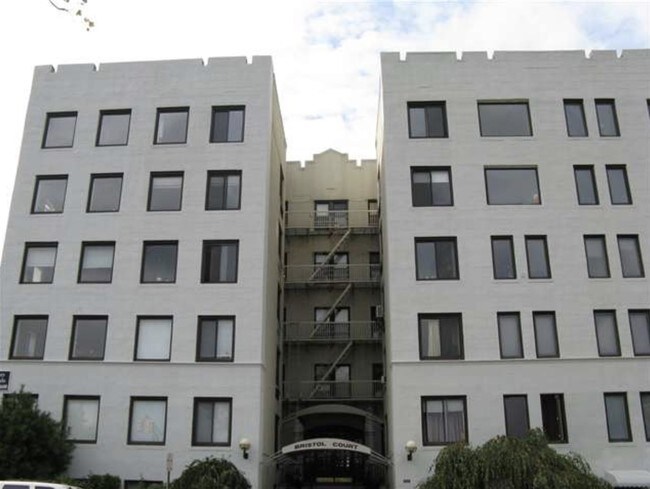 Primary Photo - 6305 Boulevard E