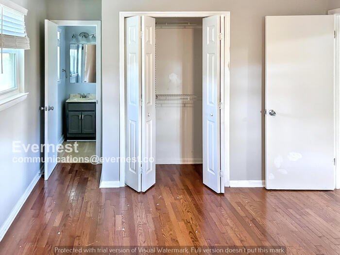 Building Photo - 2902 Tall Tree Ln