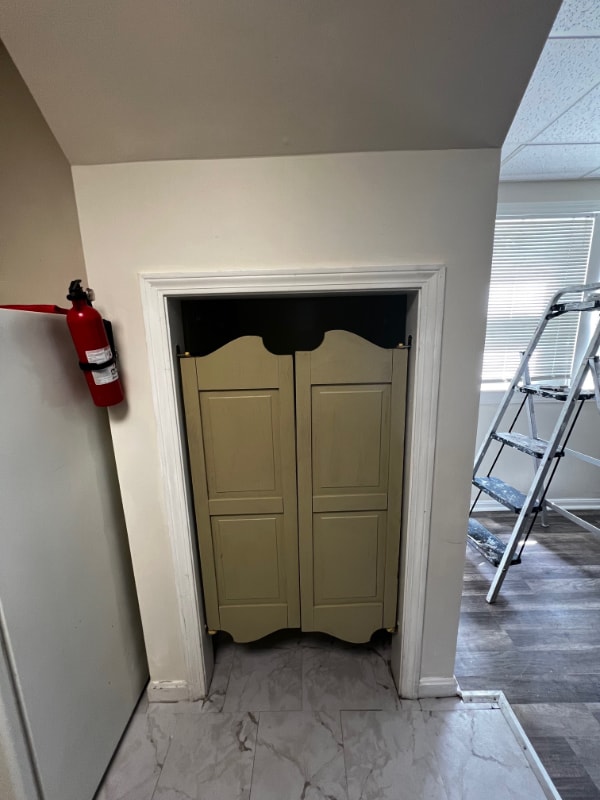 Building Photo - 306 Marble St