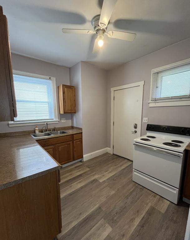 Building Photo - 558 Lilley Ave