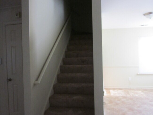 Building Photo - ALMOST NEW 4BEDROOM/3BATH HOME ON CORNER LOT!!!