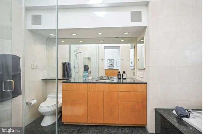 Building Photo - 4527 Q Pl NW