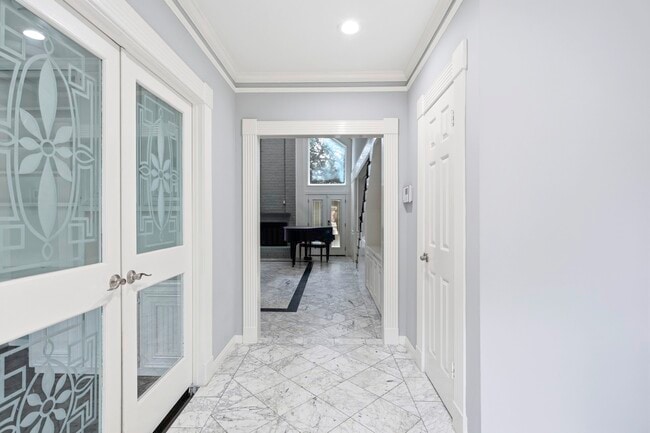 Building Photo - 11507 Del Monte Dr