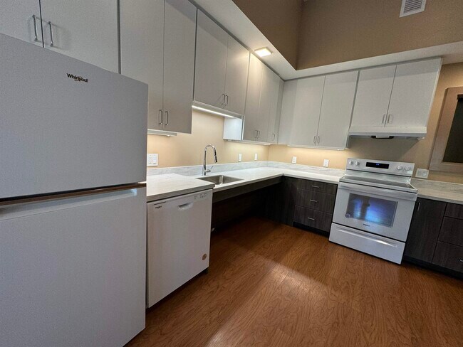 Building Photo - 83 Hanover St