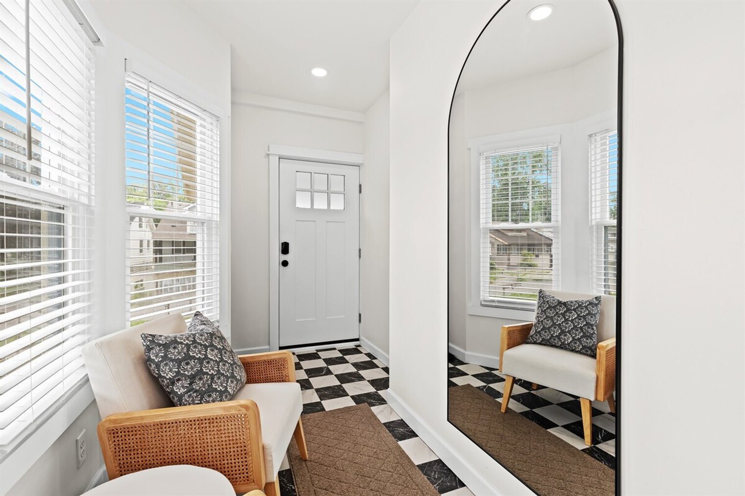 Building Photo - 215 Ardmore Dr