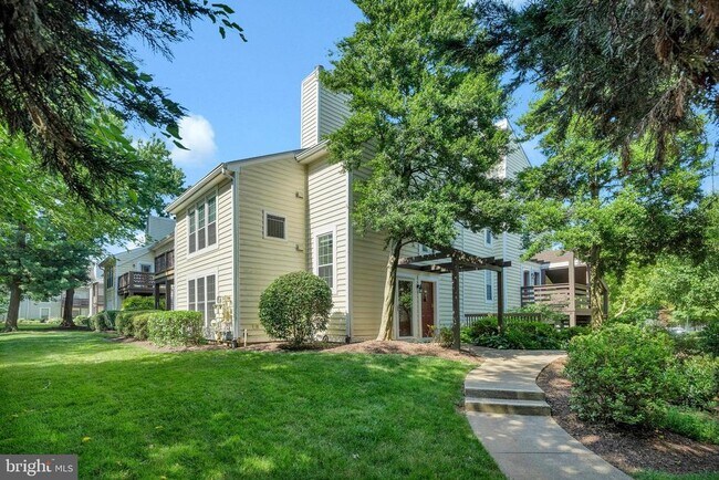 Building Photo - 10070 Oakton Terrace Rd