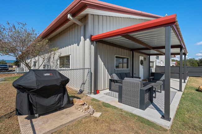 Building Photo - 6166 Imperial Loop Dr
