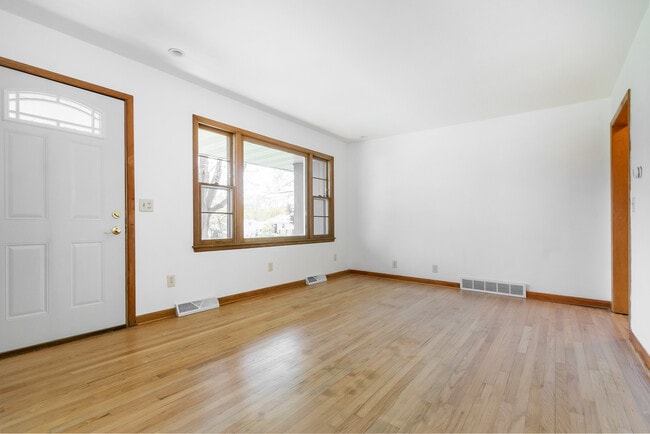 Building Photo - 4807 Camden Rd