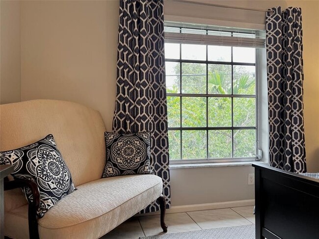 Building Photo - 2271 NE 68th St