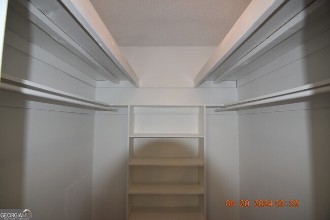 Building Photo - 145 Woodhaven Dr