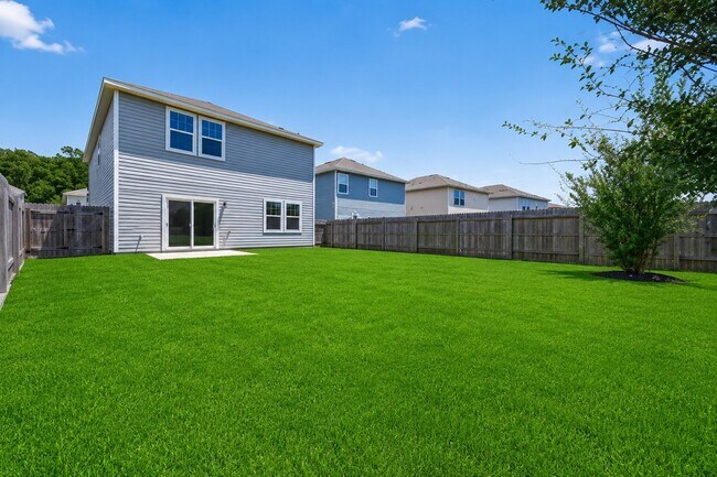 Building Photo - 654 Amesbury Rd