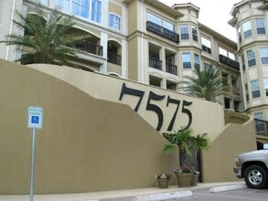 Building Photo - 7575 Kirby Dr