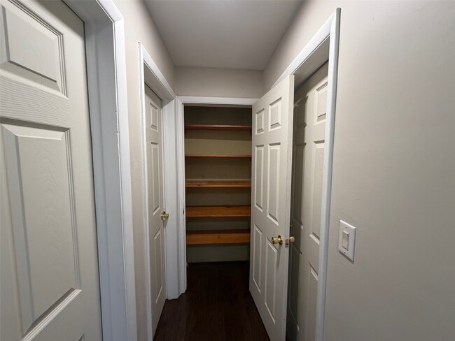 Building Photo - 17 Dover Dr