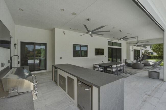 Building Photo - 17101 Magnolia Estates Dr