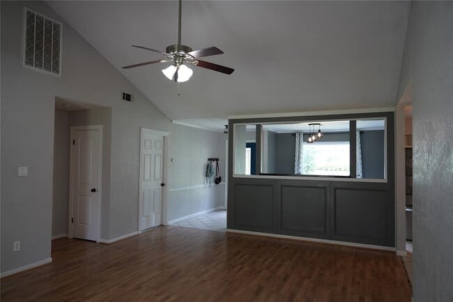 Building Photo - 17115 Kings Walk Ln