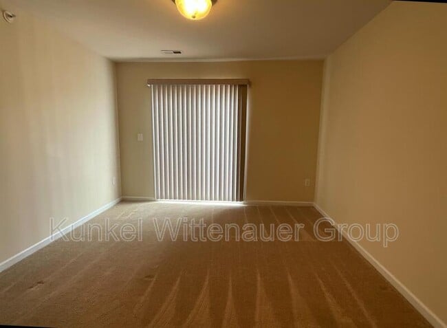 Building Photo - 721 Tower Grove Dr