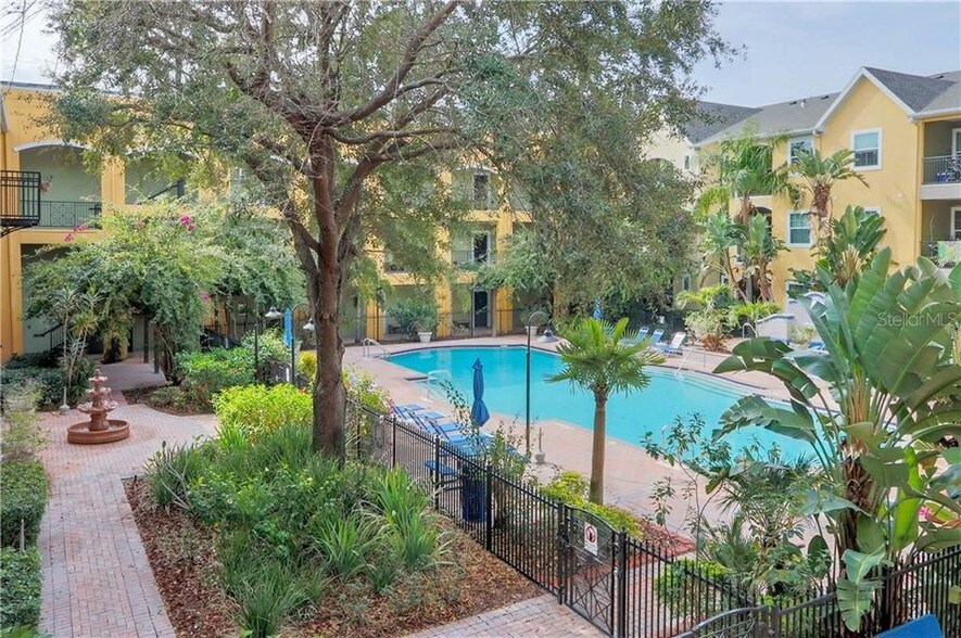 Building Photo - 1810 E Palm Ave