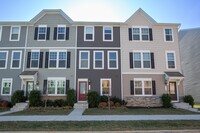 Building Photo - 2 Bed/2.5 Bath Well Maintained Townhome in...